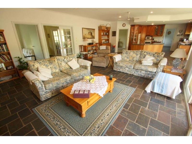 8A Louise Simon Court, Leongatha VIC 3953