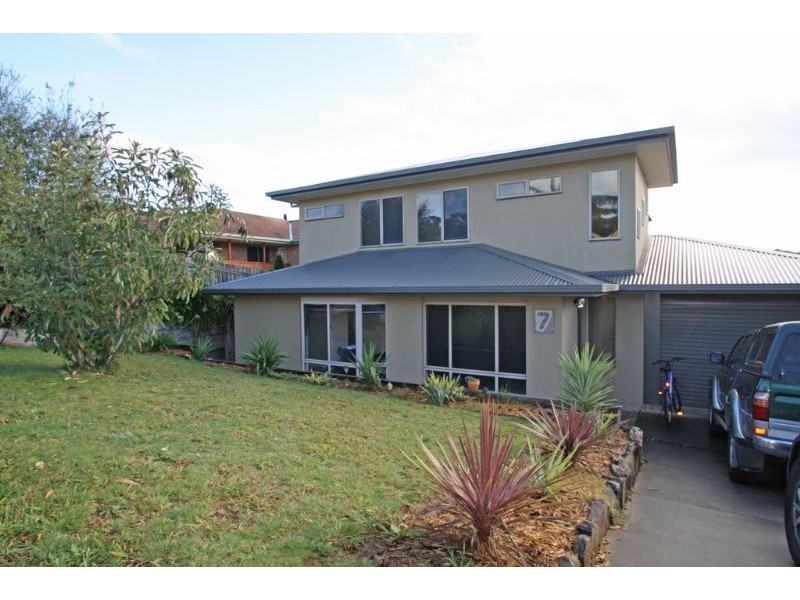 7 Laura Grove, Leongatha VIC 3953