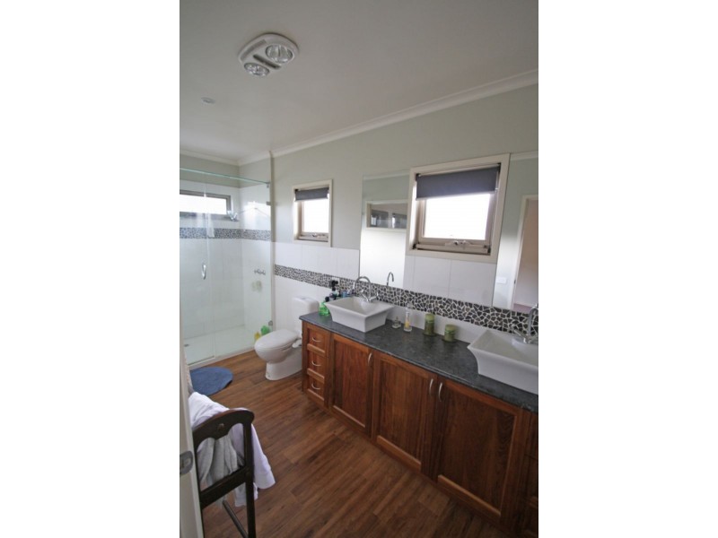 7 Laura Grove, Leongatha VIC 3953