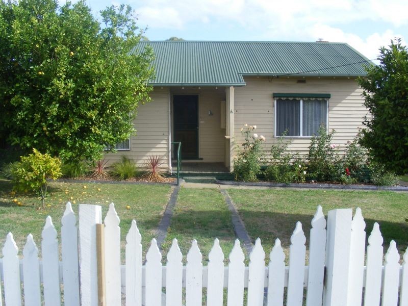 6 Owen Street, Leongatha VIC 3953