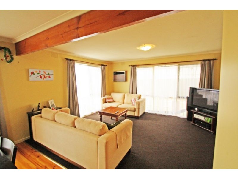 2 Griffin Road, Leongatha VIC 3953