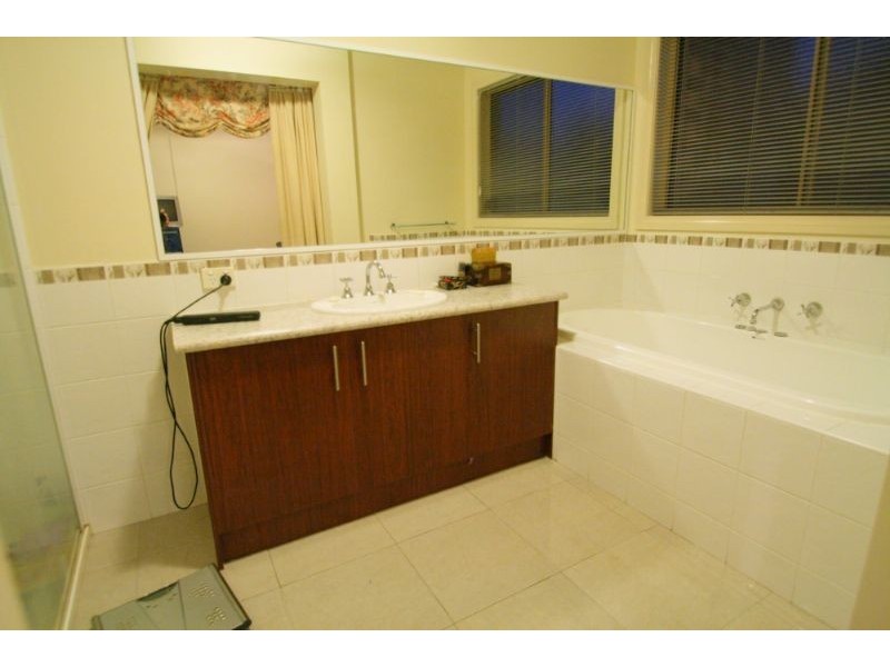 9 Park Drive, Leongatha VIC 3953