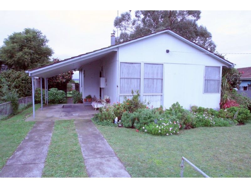 13 Byrne Street, Leongatha VIC 3953