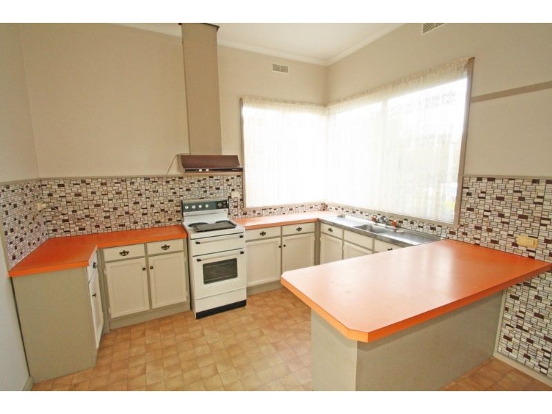 28 Young Street, Leongatha VIC 3953