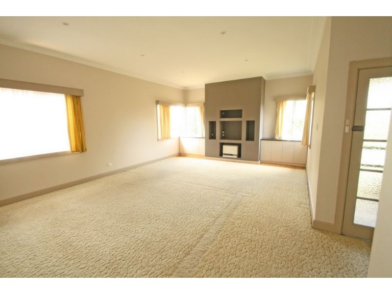 28 Young Street, Leongatha VIC 3953