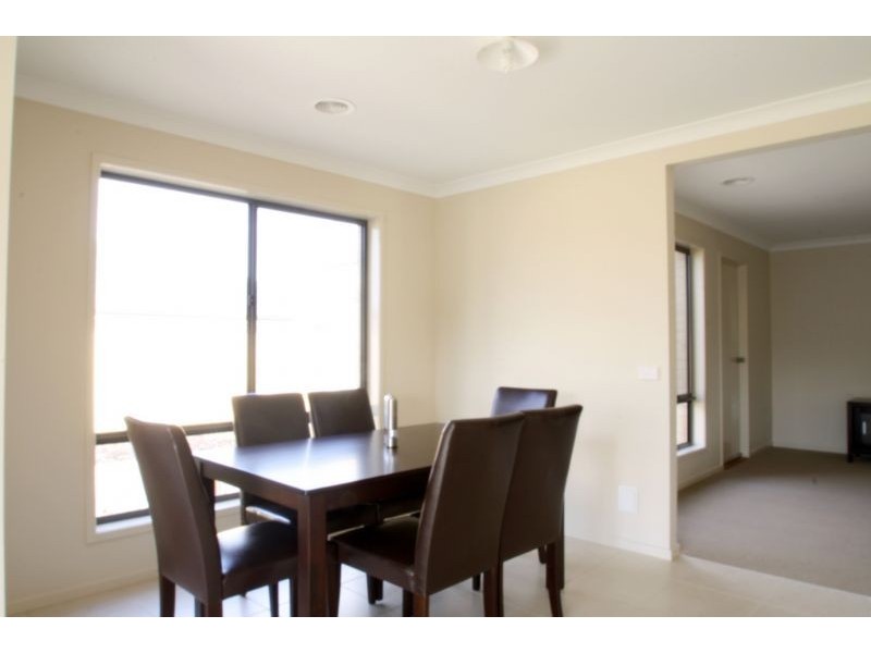 17 Laura Grove, Leongatha VIC 3953