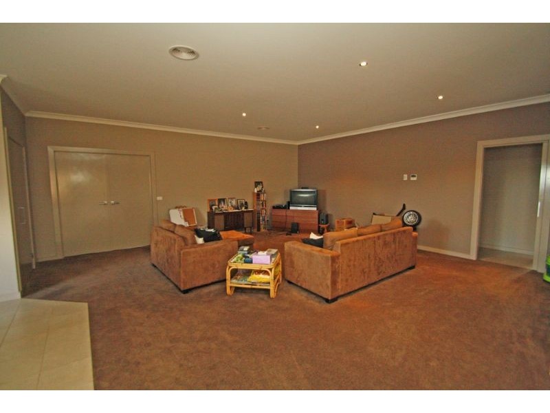 4 Silverback Place, Leongatha VIC 3953