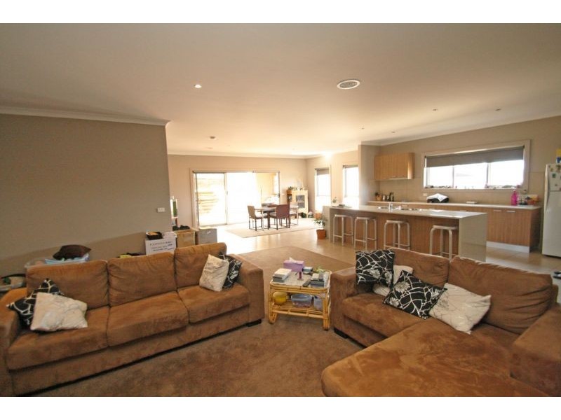 4 Silverback Place, Leongatha VIC 3953