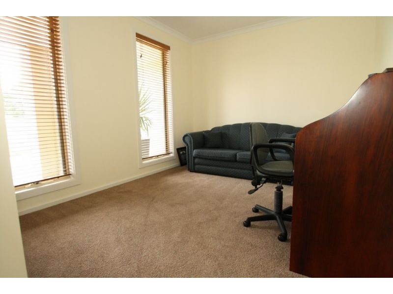 18 Parkside Close, Leongatha VIC 3953