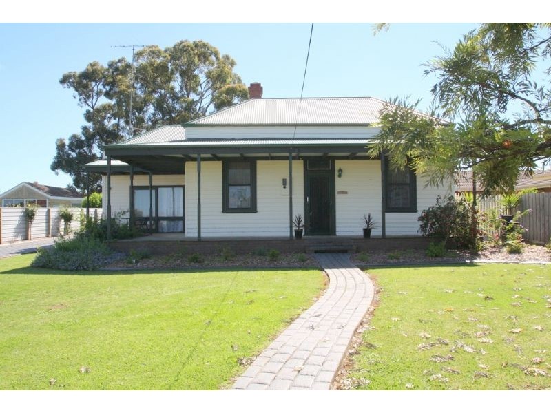 33 Peart Street, Leongatha VIC 3953