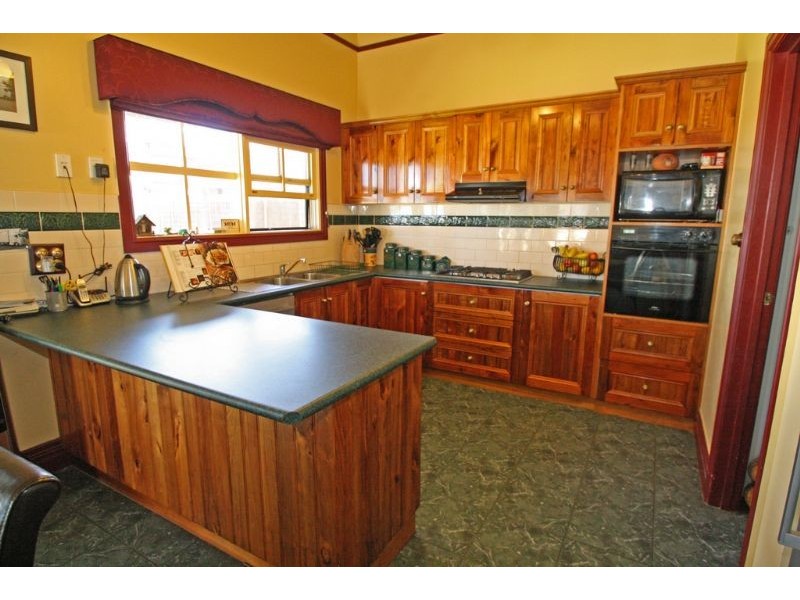 33 Peart Street, Leongatha VIC 3953