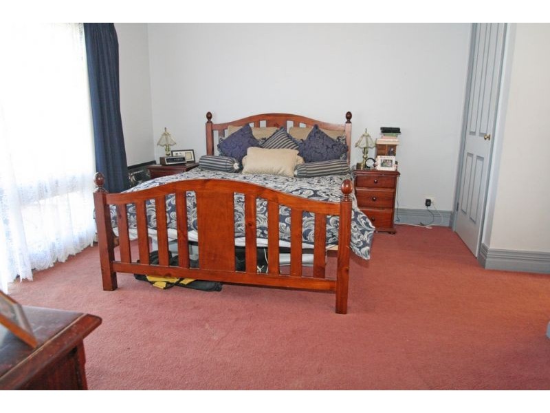 33 Peart Street, Leongatha VIC 3953