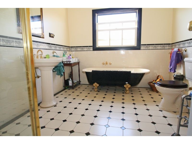 33 Peart Street, Leongatha VIC 3953