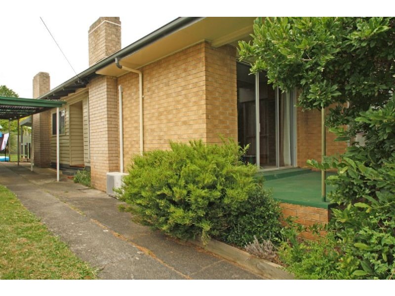 11 Blackmore Avenue, Leongatha VIC 3953