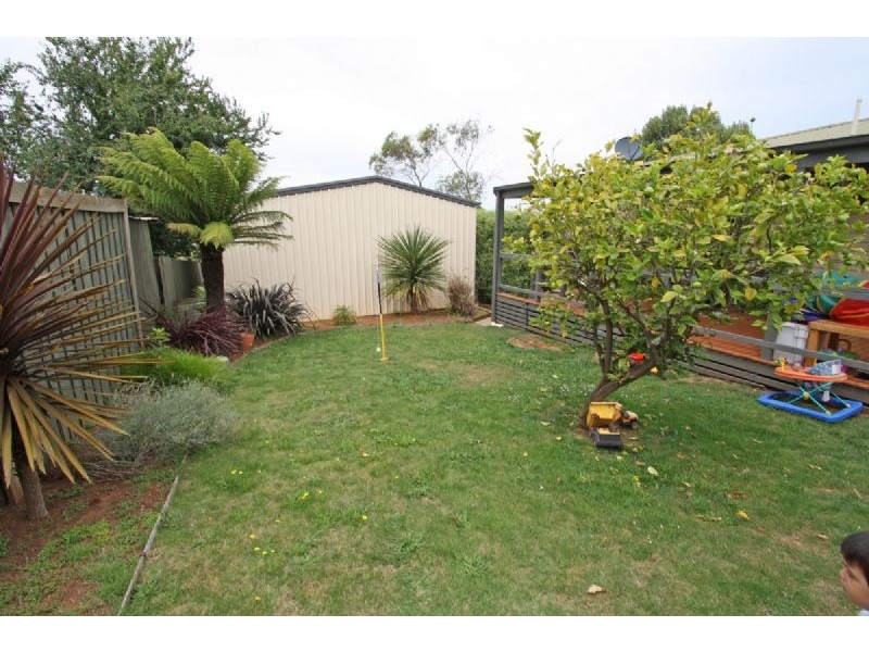 11 Blackmore Avenue, Leongatha VIC 3953