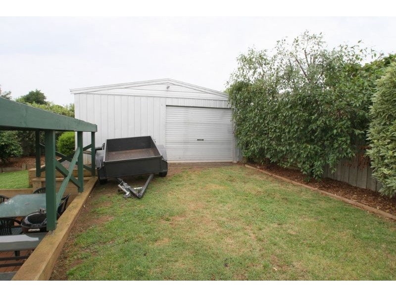 11 Gray Street, Leongatha VIC 3953