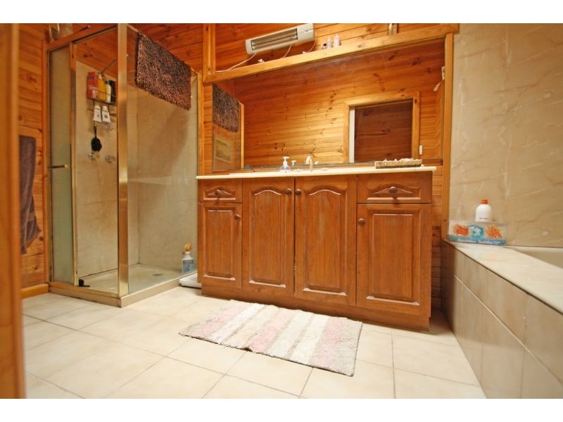 11 Gray Street, Leongatha VIC 3953