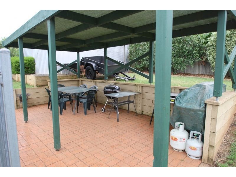 11 Gray Street, Leongatha VIC 3953