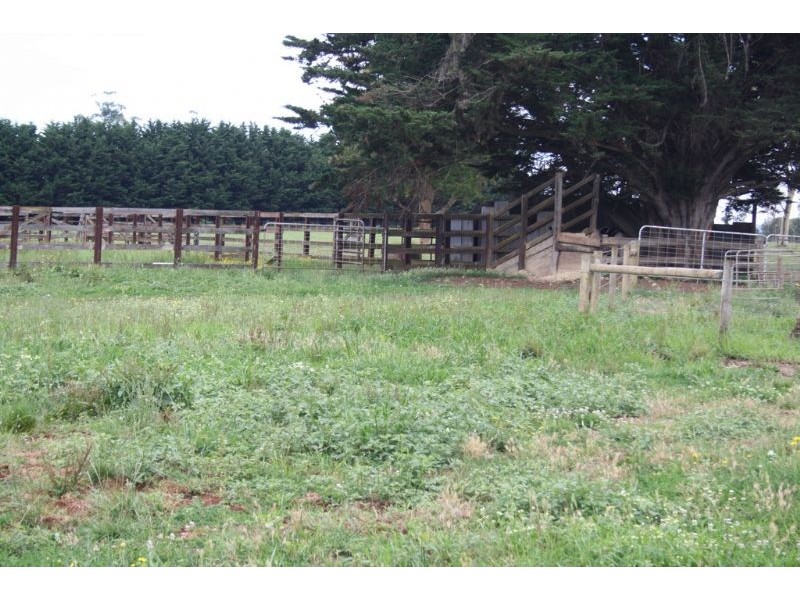 30 Simons Lane, Leongatha VIC 3953