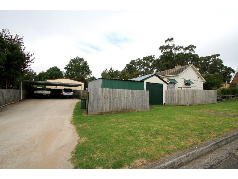 21 A’Beckett Street, Leongatha VIC 3953