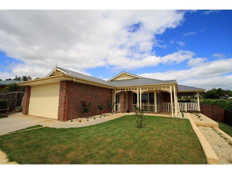 Lot1/3 Cambridge Crt, Leongatha VIC 3953