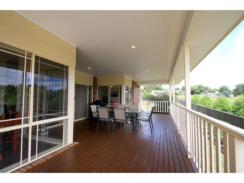 Lot1/3 Cambridge Crt, Leongatha VIC 3953