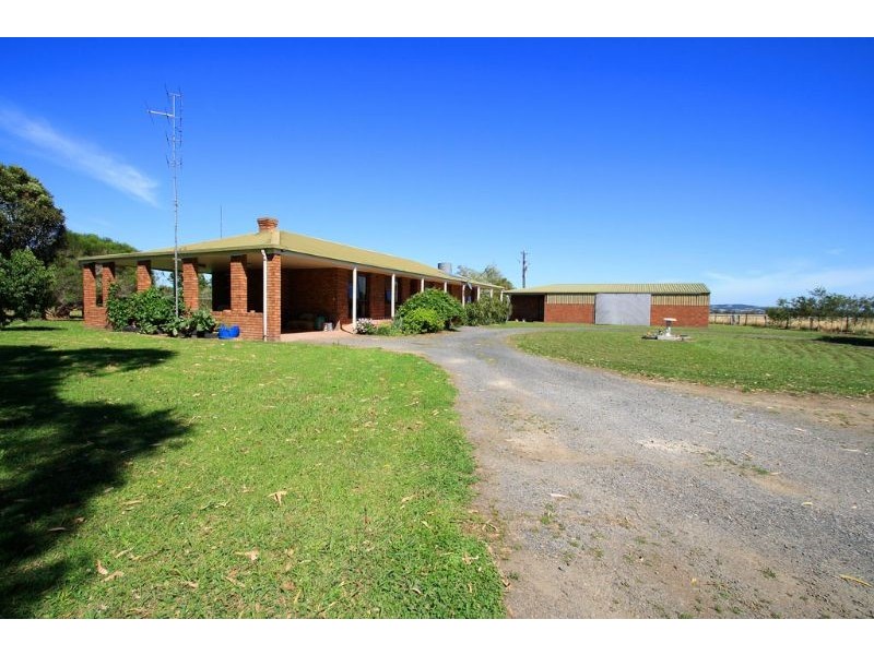230 Buffalo-Waratah Road, Buffalo VIC 3958