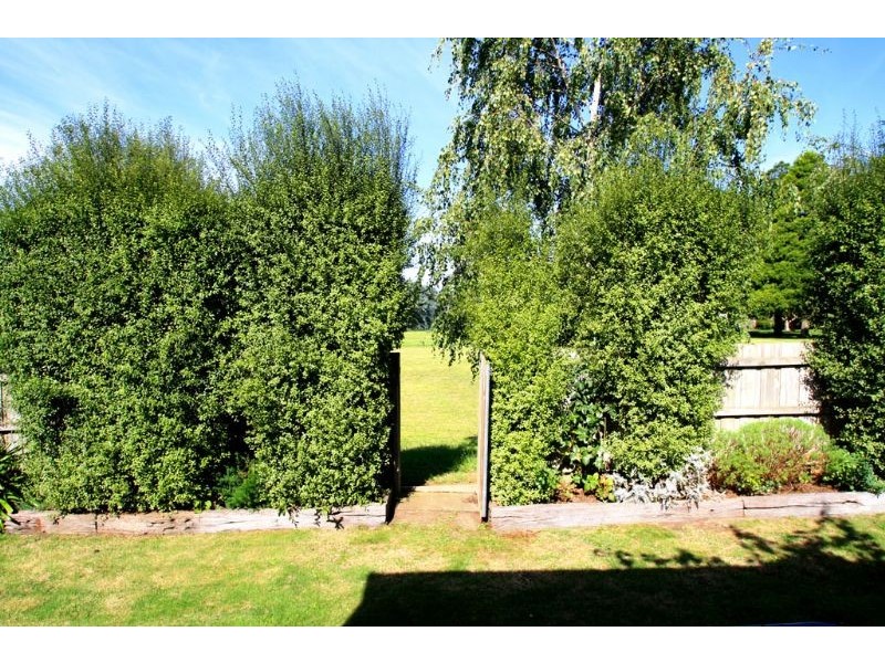 3 Somerset Crt, Leongatha VIC 3953
