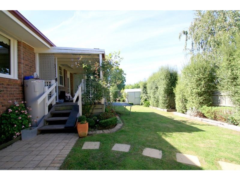 3 Somerset Crt, Leongatha VIC 3953
