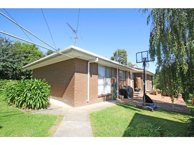 2 Claydon Close, Leongatha VIC 3953