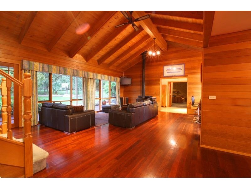 6 Davis Crt, Leongatha VIC 3953