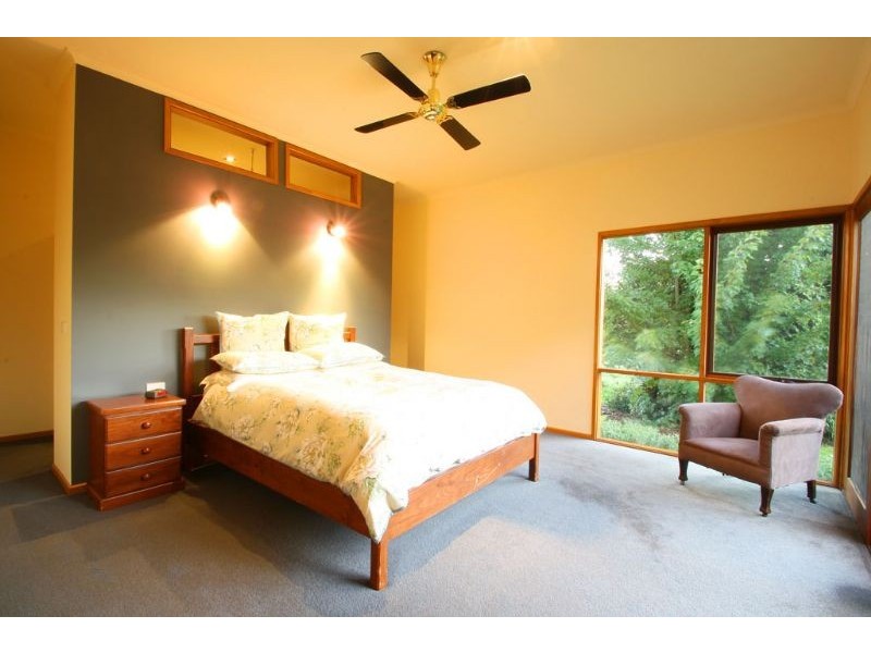 6 Davis Crt, Leongatha VIC 3953