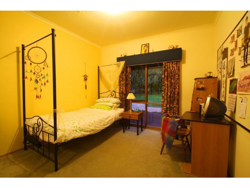 6 Davis Crt, Leongatha VIC 3953