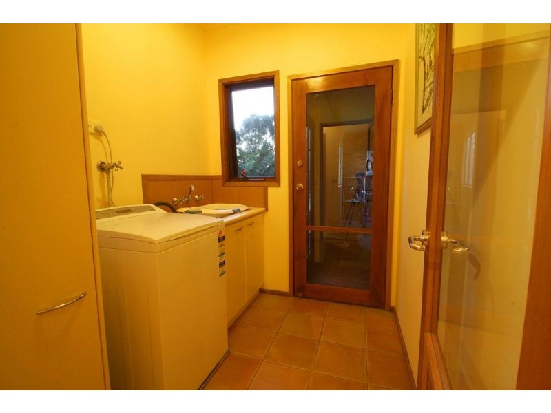 6 Davis Crt, Leongatha VIC 3953