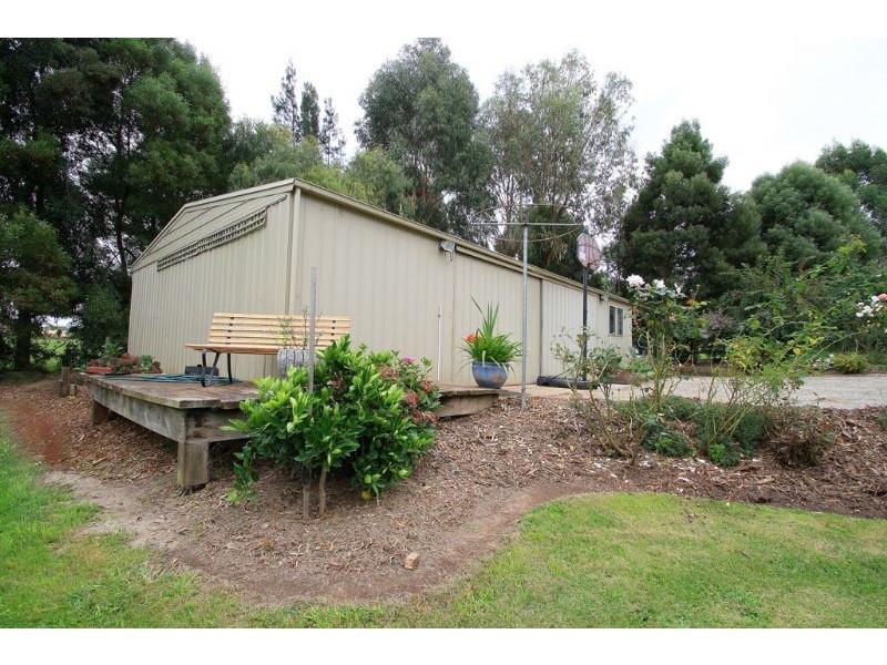 6 Davis Crt, Leongatha VIC 3953