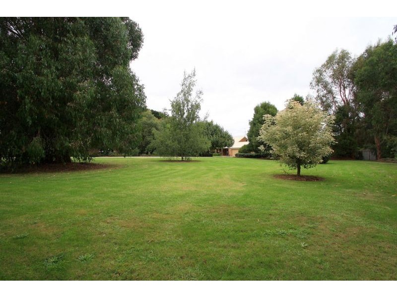 6 Davis Crt, Leongatha VIC 3953