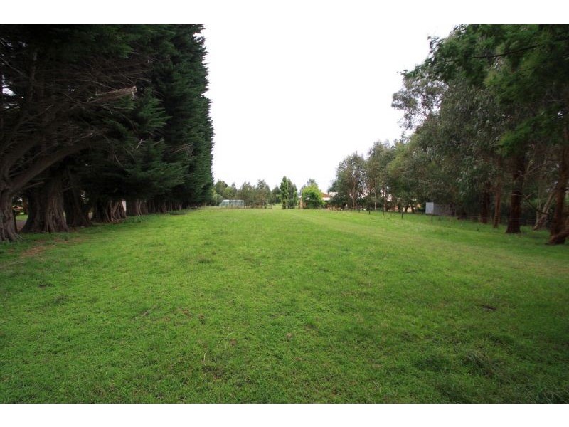 6 Davis Crt, Leongatha VIC 3953