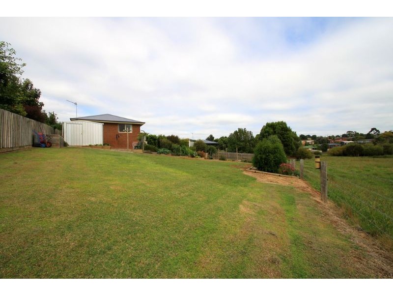 33 Chamberlain Drive, Leongatha VIC 3953