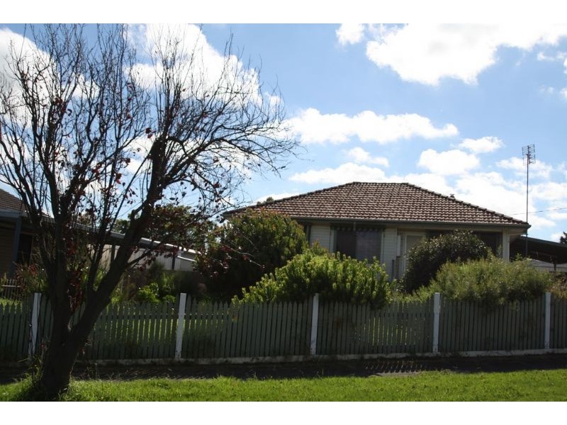 16 Byrne Street, Leongatha VIC 3953