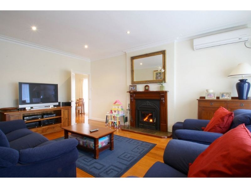 11 Lee Parade, Leongatha VIC 3953