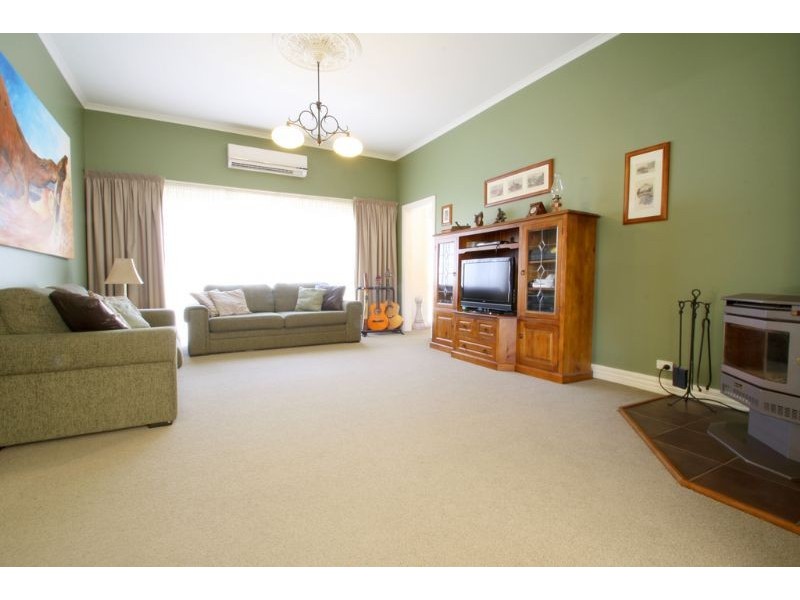 13 Ogilvy Street, Leongatha VIC 3953