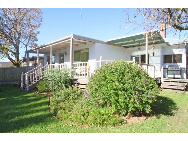 13 Ogilvy Street, Leongatha VIC 3953