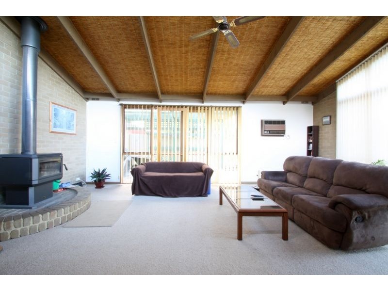 4 Chamberlain Drive, Leongatha VIC 3953