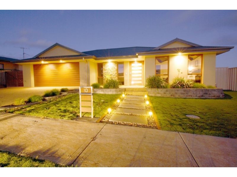 10 Gibson Street, Leongatha VIC 3953