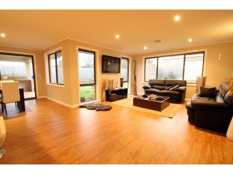 10 Gibson Street, Leongatha VIC 3953