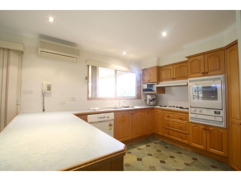 11 Griffin Road, Leongatha VIC 3953