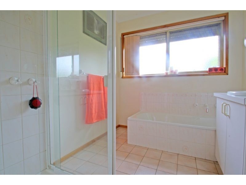 11 Griffin Road, Leongatha VIC 3953