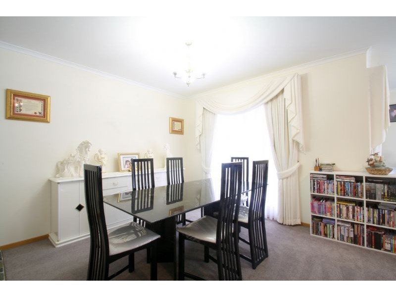 11 Griffin Road, Leongatha VIC 3953