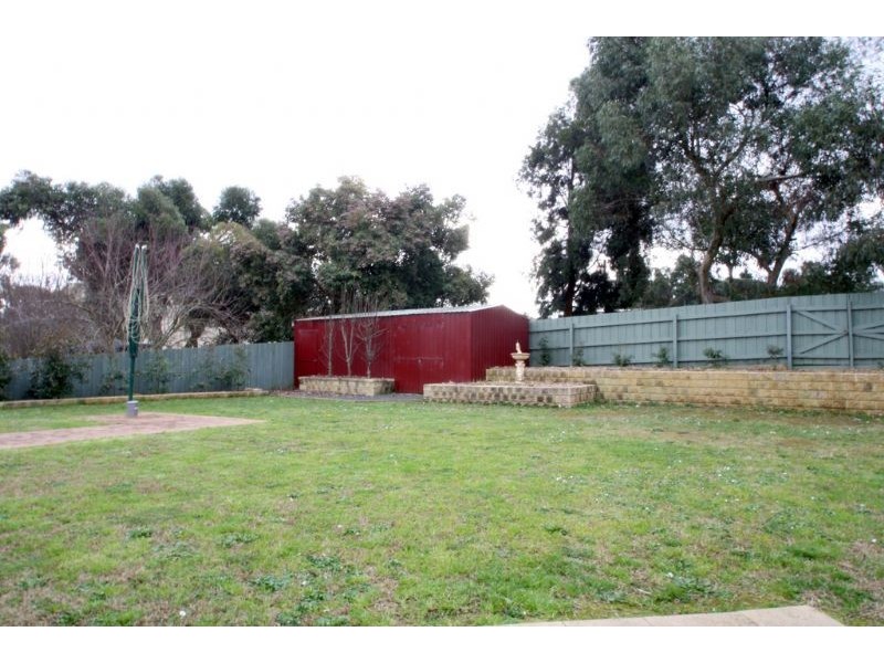 11 Griffin Road, Leongatha VIC 3953