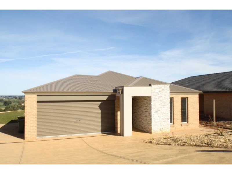 12 Burrows Way, Leongatha VIC 3953